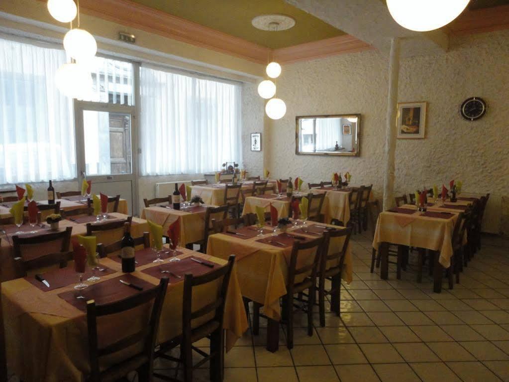 Hotel-Restaurant Le Saint Christophe Lurdy Exteriér fotografie