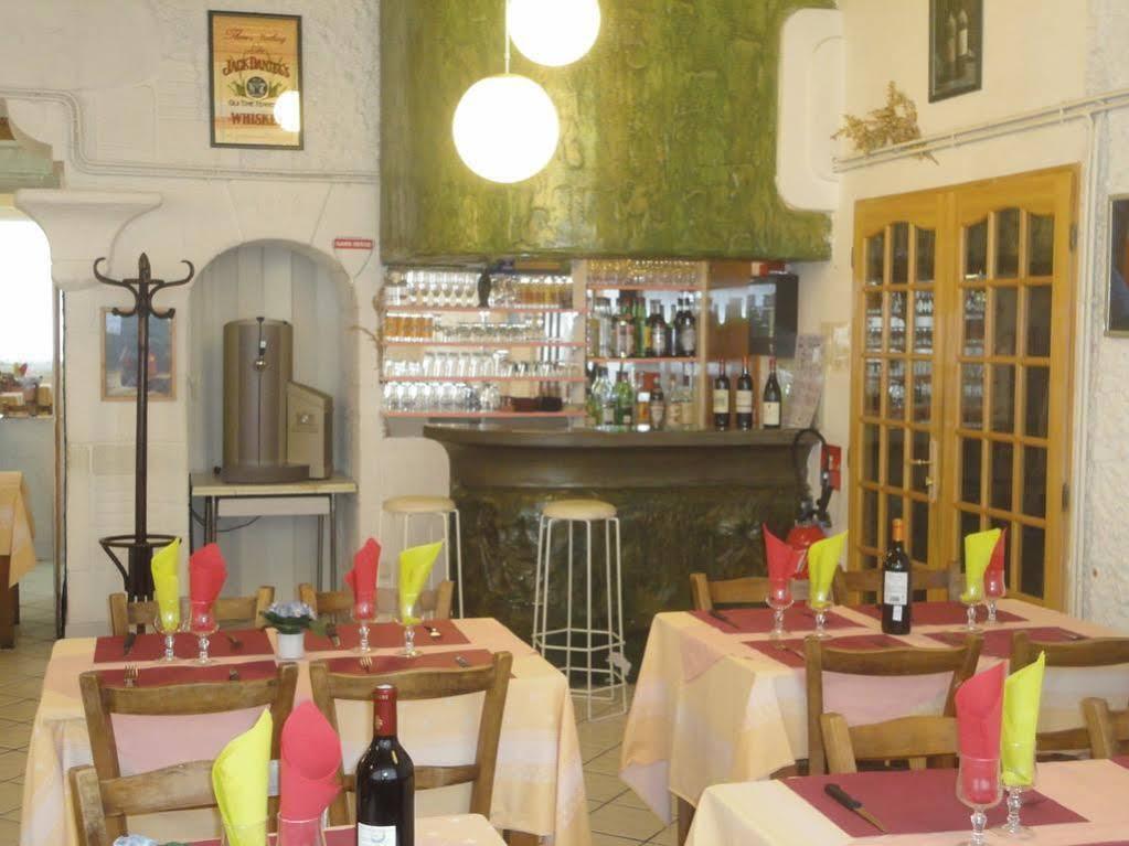Hotel-Restaurant Le Saint Christophe Lurdy Exteriér fotografie