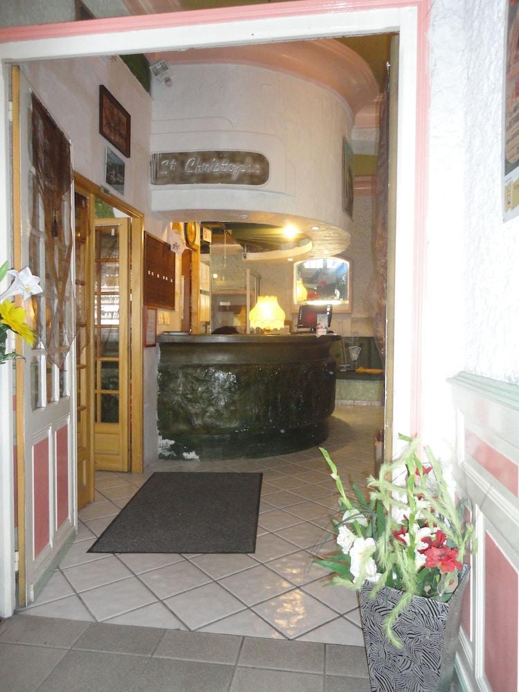 Hotel-Restaurant Le Saint Christophe Lurdy Exteriér fotografie